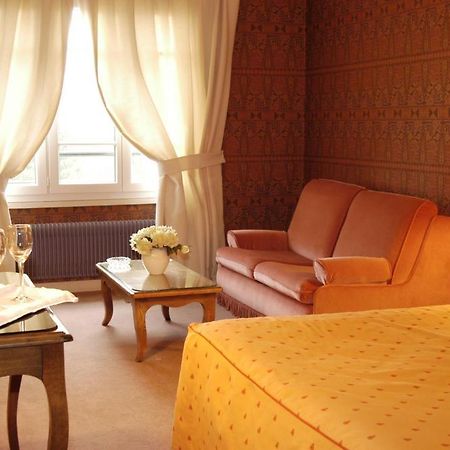 Hostellerie La Huchette Replonges Habitación foto