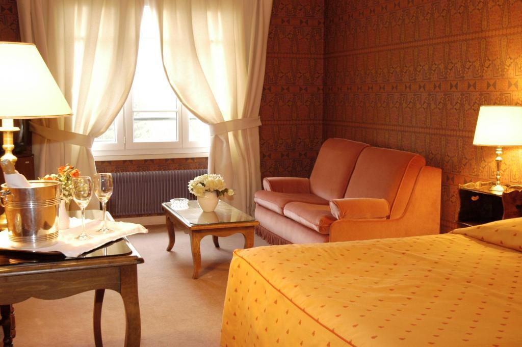 Hostellerie La Huchette Replonges Habitación foto