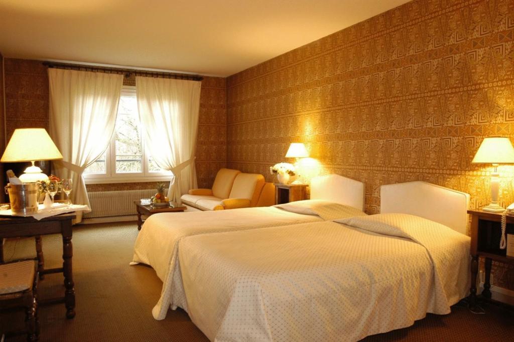 Hostellerie La Huchette Replonges Habitación foto